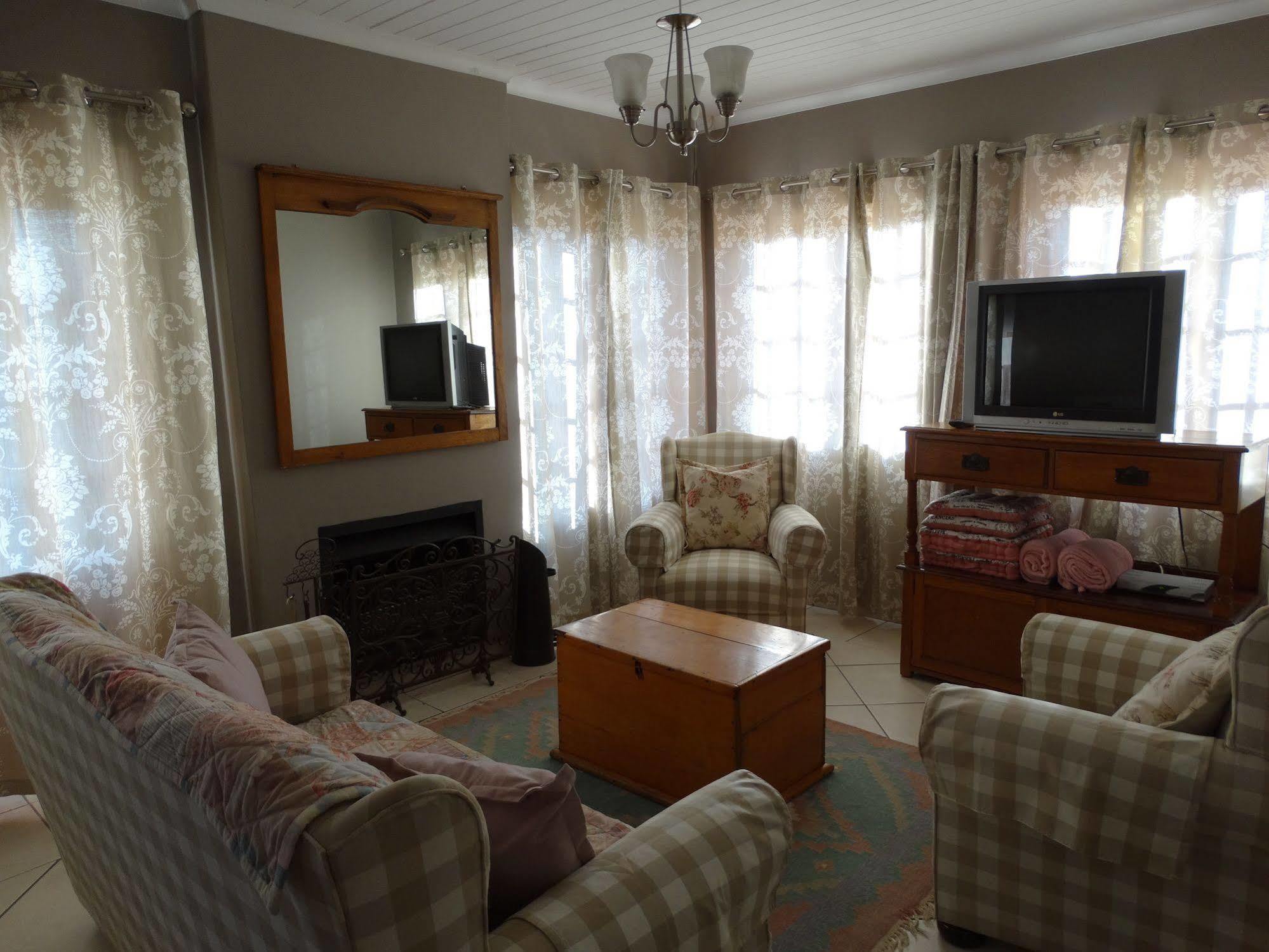 By The Way Guesthouse Clarens Eksteriør billede